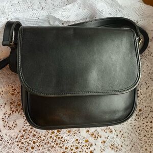 Coach vintage black leather tailored pouch #768-0905 made in US (GUC) purse